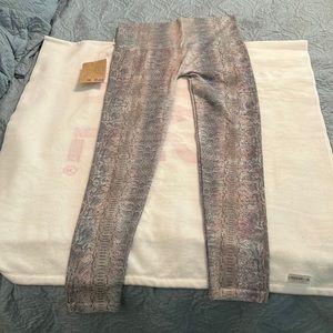 M Rena snake print leggings size small
